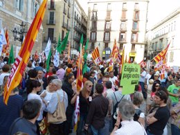 Protesta en Plaza Sant Jaume contra la supresión de la paga extra