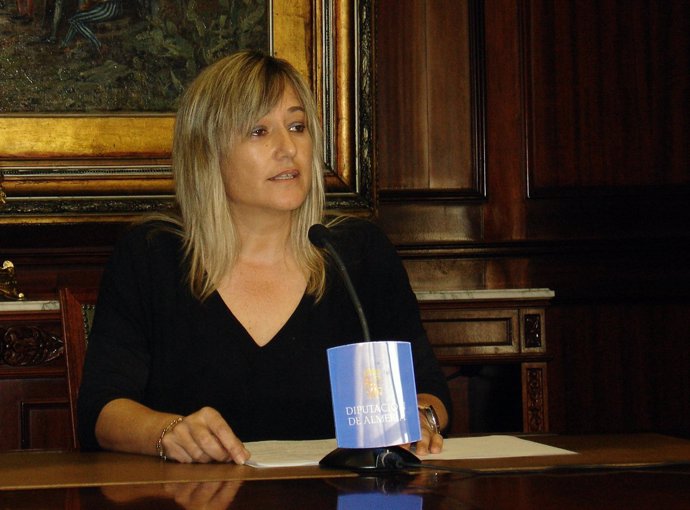 La portavoz del PSOE en la Diputación de Almería, Esperanza Pérez Felices