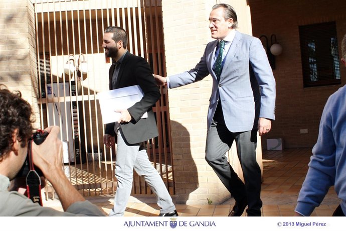 Torró y Gregori a su salida del juzgado.