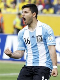 Agüero obvia los insultos de Maradona y pide a su entorno que haga lo mismo
