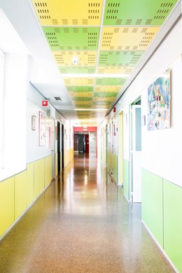 Tableros antibacterianos instalados en el Hospital Clínico San Carlos 