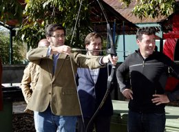 Romaní visita empresa multiaventura