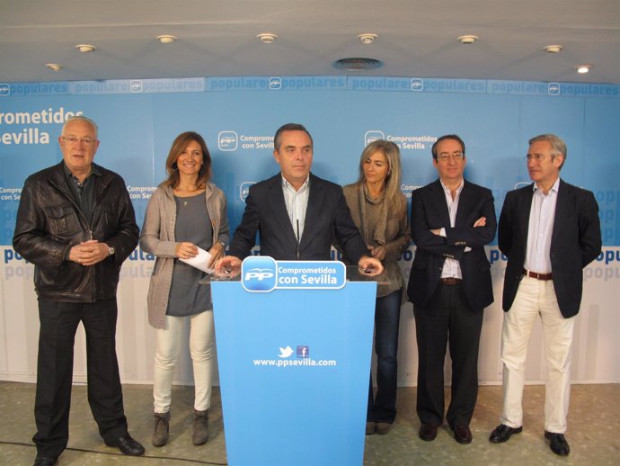 Rueda de prensa sobre lso Presupuestos 2014 en Sevilla