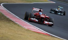 Fernando Alonso (Ferrari) y Lewis Hamilton (Mercedes)