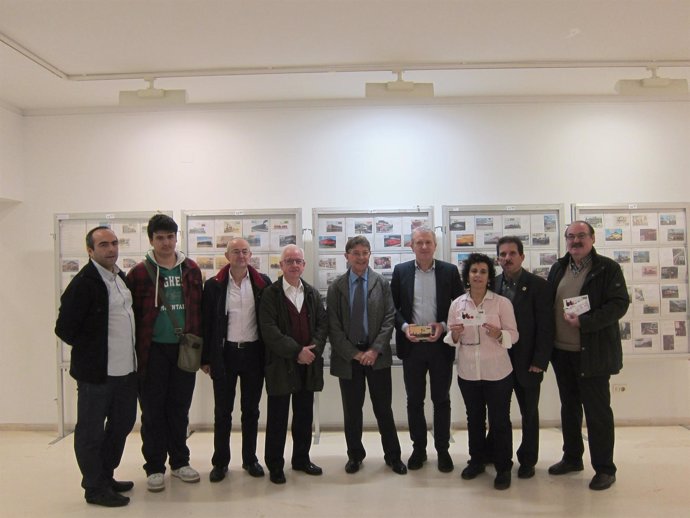 Inauguración de la muestra del Grupo Filatélico Riojano