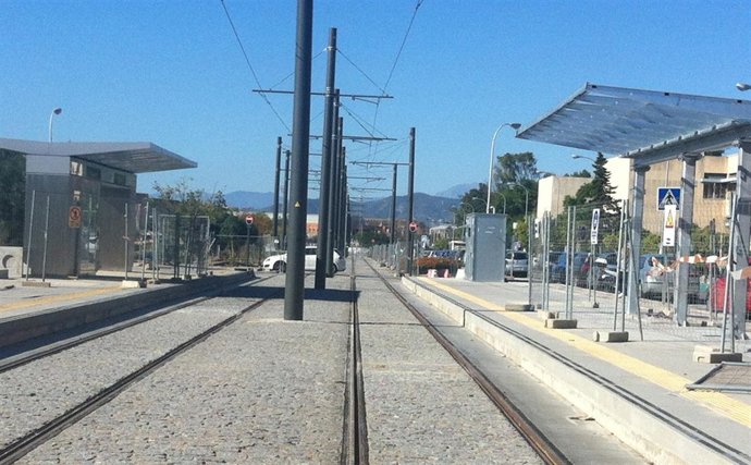 Señalización del metro en el tramo  que discurre por el campus de Teatinos