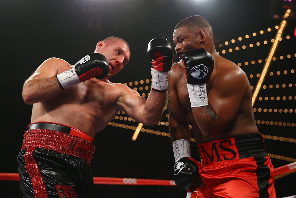 El boxeador ruso Magomed Abdusalamov, en coma inducido tras la pelea