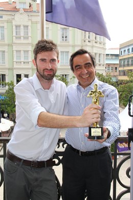 Ildefonso Calderón y Alberto Lavín con el galardón