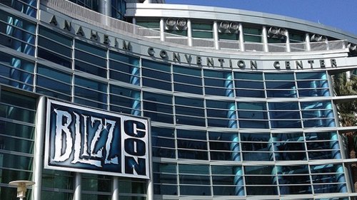 Edificio de la Blizzcon por Glenn Batuyong CC 
