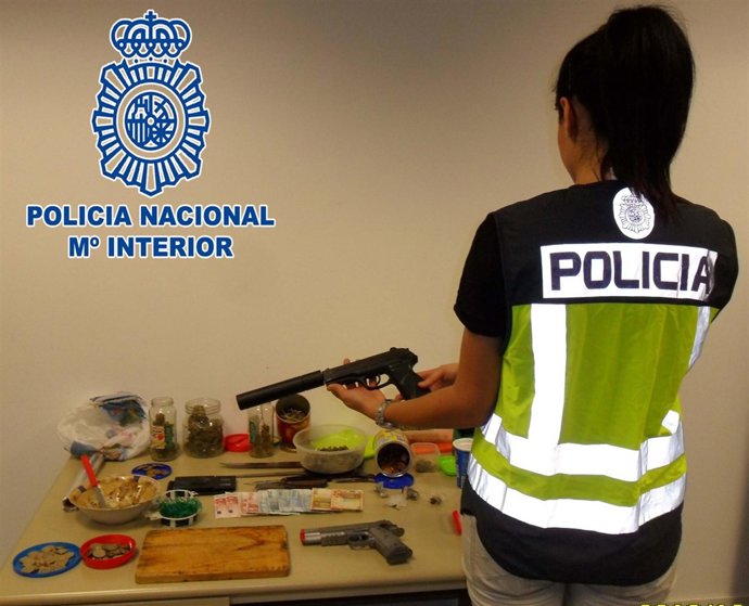 La Policía Nacional desmantela un punto de venta de droga en un domicilio 