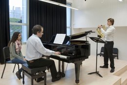 Un estudiante durante la prueba de la audición.