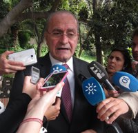 De la Torre no cree que haya prisa para elegir el trazado del metro al Civil y dice que "tranquilizaré" al BEI