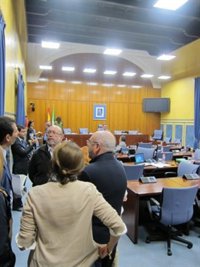 Montero define como "espectáculo intolerable" la actitud de "pataleta" del PP en la comisión sobre los presupuestos