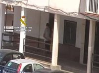 Detenido un joven cuando vendía droga a un menor cerca de un colegio