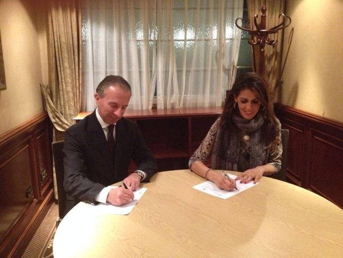 Firma convenio delgado