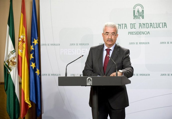 Manuel Jiménez Barrios, tras el Consejo de Gobierno