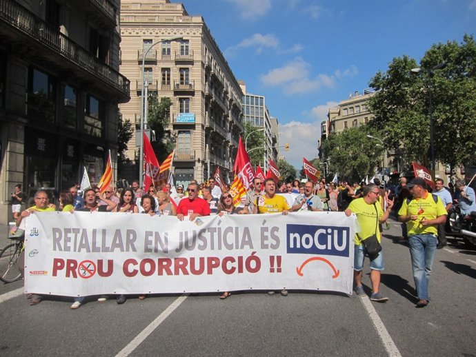 Manifestación de funcionarios de Justicia contra recortes del Govern (archivo)