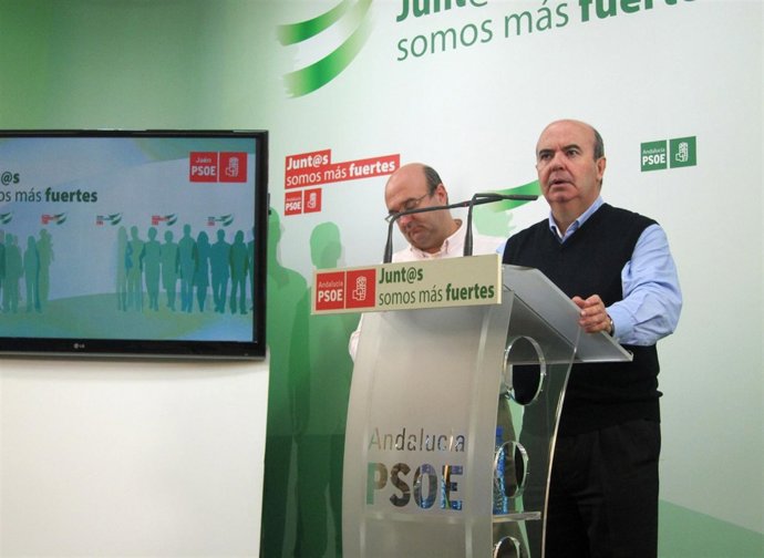 Sánchez Camacho y Gaspar Zarrías en la rueda de prensa sobre la reforma local.