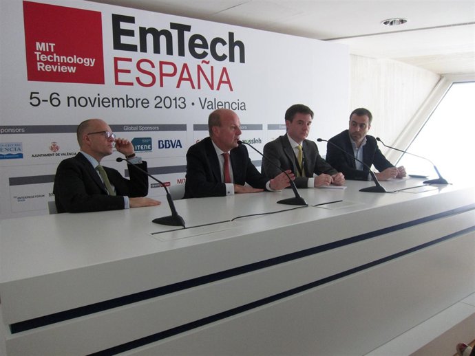 Buch durante la rueda de prensa del Congreso EmTech-España.