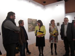 Rosa Plantagenet con los artistas, momentos antes de inaugurar la muestra