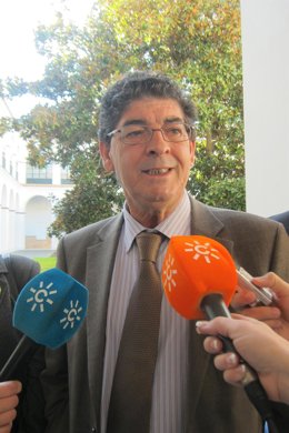 Diego Valderas, hoy ante los medios