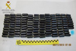 Cápsulas de cocaína ocultas en el cuerpo de un pasajero de Manises