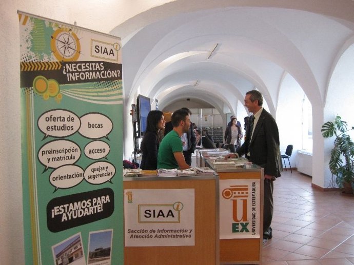 Feria Educativa De La Uex Celebrada En 2012 En Cáceres