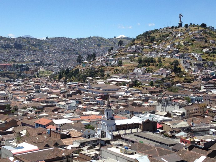 Centro histórico y monte Panecillo, Quito (Ecuador)