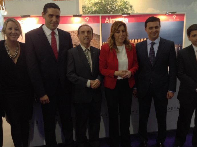 Susana Díaz visita el estand de Almería en la WTM