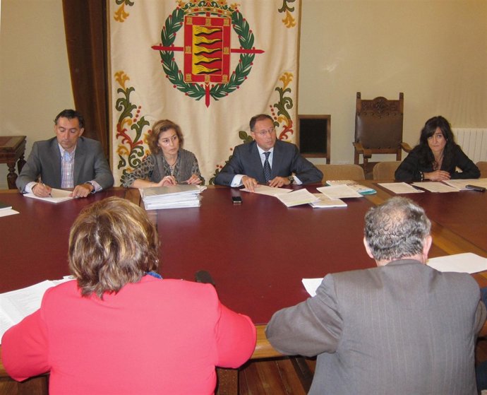 El concejal de Hacienda presenta los presupuesto al Consejo Social de Ciudad