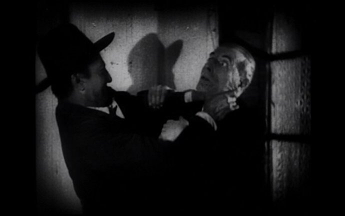 Imagen de la película 'La aldea maldita'