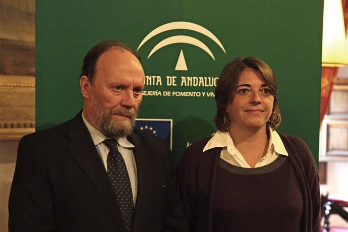 El rector de la UGR y la consejera de Fomento