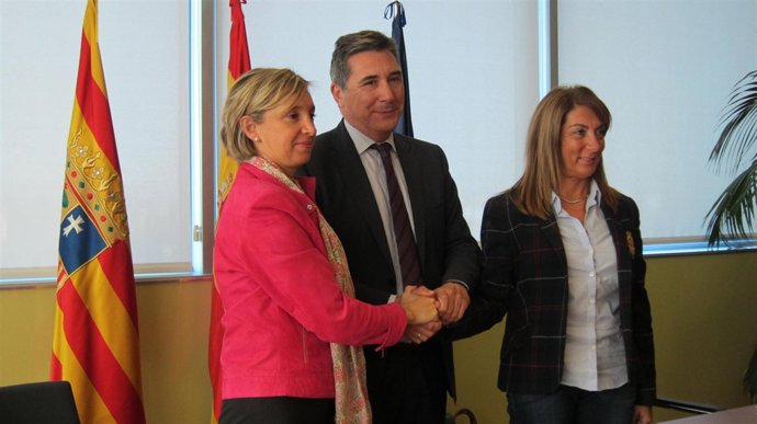 Gobierno de Aragón e Ibercaja colaboran en proyectos de apoyo a la mujer