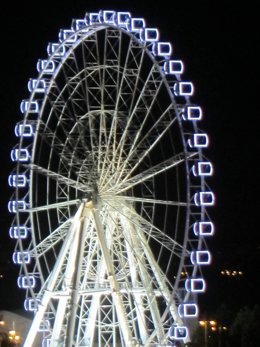 La gran noria está junto al Ebro