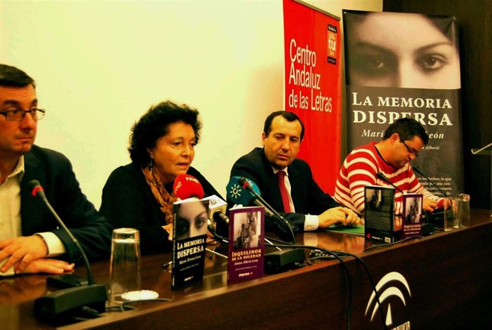 CAL ruiz espejo junto a aitana alberti hija de alberti y maría teresa león
