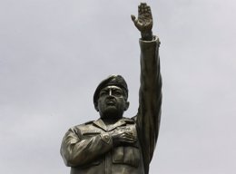 Estatua erigida en Bolivia en honor al ex presidente venezolano Hugo Chávez.