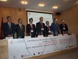 Mesa inaugural del Encuentro de Rectores de Universidades Japonesas y Españolas