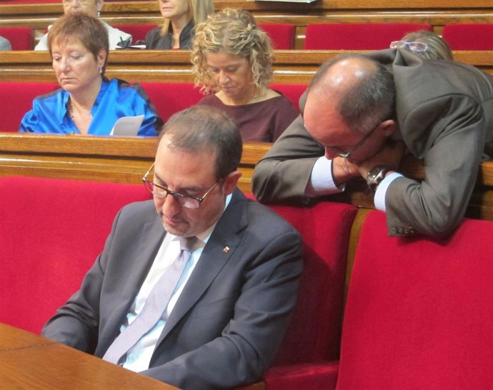 El conseller R.Espadaler, en el pleno del Parlament