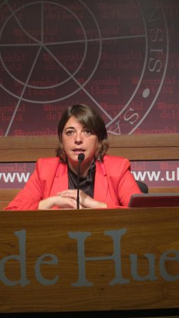 La consejera de Fomento, Elena Cortés, en la UNiversidad de Huelva.