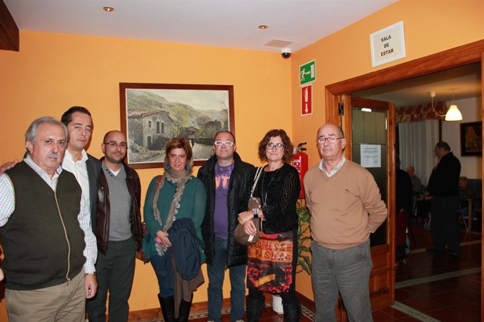 Puerto Gallego visita la residencia de ancianos de Vega de Pas