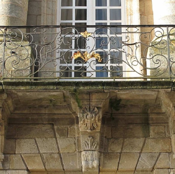 Barandilla restaurada en el Pazo de Raxoi, en Santiago.