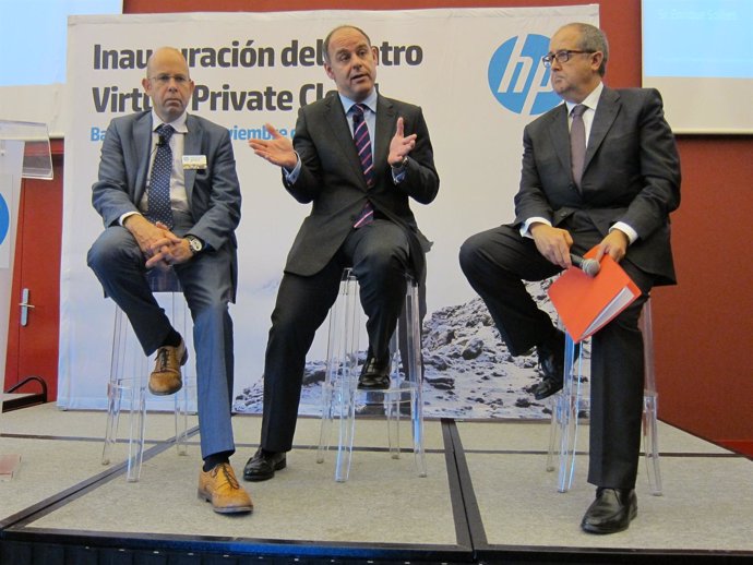 David Bickerton (HP), Enrique Solbes (HP) y el conseller Felip Puig