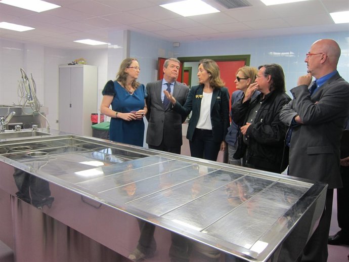 Visita a la nueva sala de autopsias