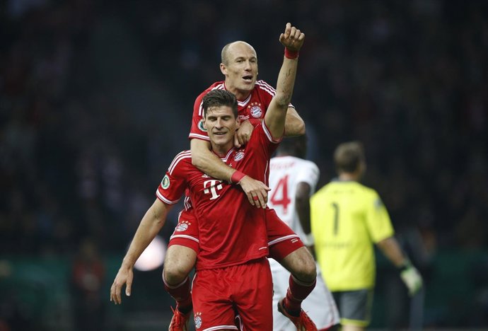 Gómez  y Robben 