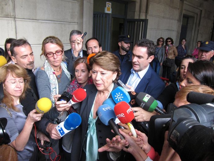 La exconsejera Magdalena Álvarez