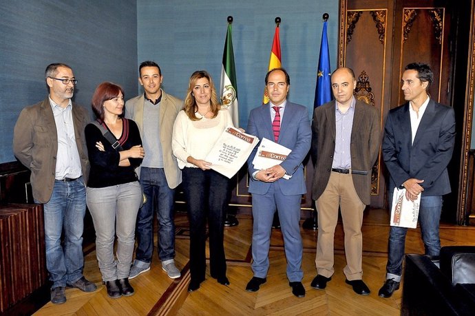 Susana Díaz junto al comité de empresa de El Correo de Andalucía