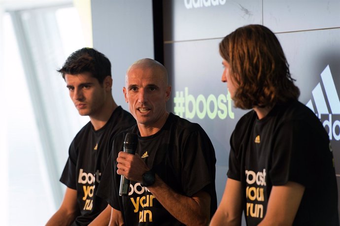 Chema Martínez en un acto de adidas con Morata y Filipe Luis