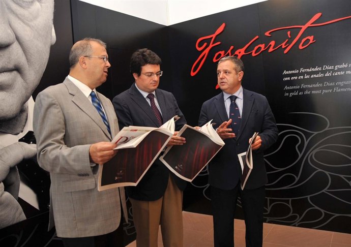 Moreno Calderón, Poyato y Fuentes durante la presentación