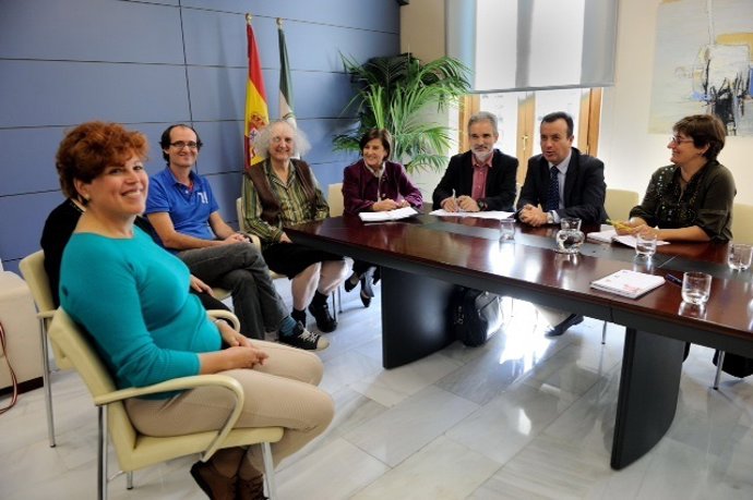 Junta valora Proposición de Ley que garantiza derechos de identidad de género