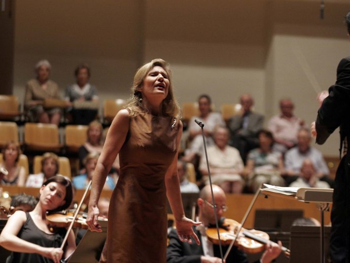 La OV, Isabel Rey y Celso Albelo actúan en el Palau de la Música